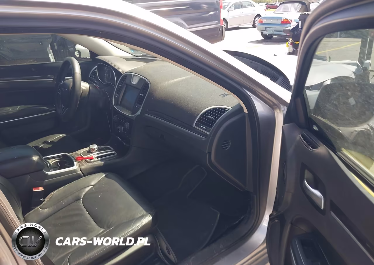 2017 Chrysler 300 Limited VIN:2C3CCAAG8HH512025 - 5