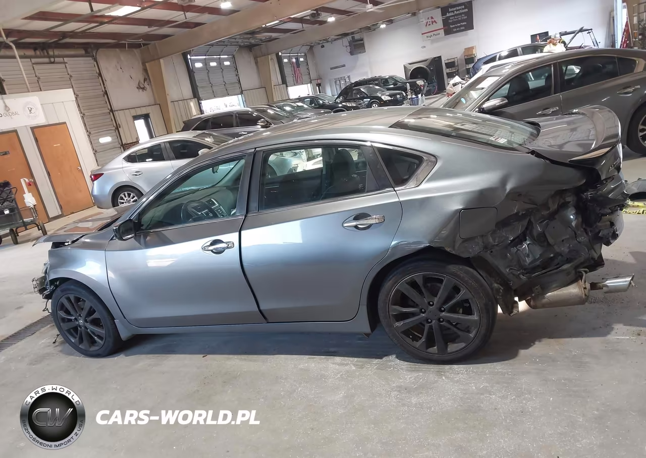 2017 Nissan Altima 2.5 Sr VIN:1N4AL3AP5HC196509 - 14
