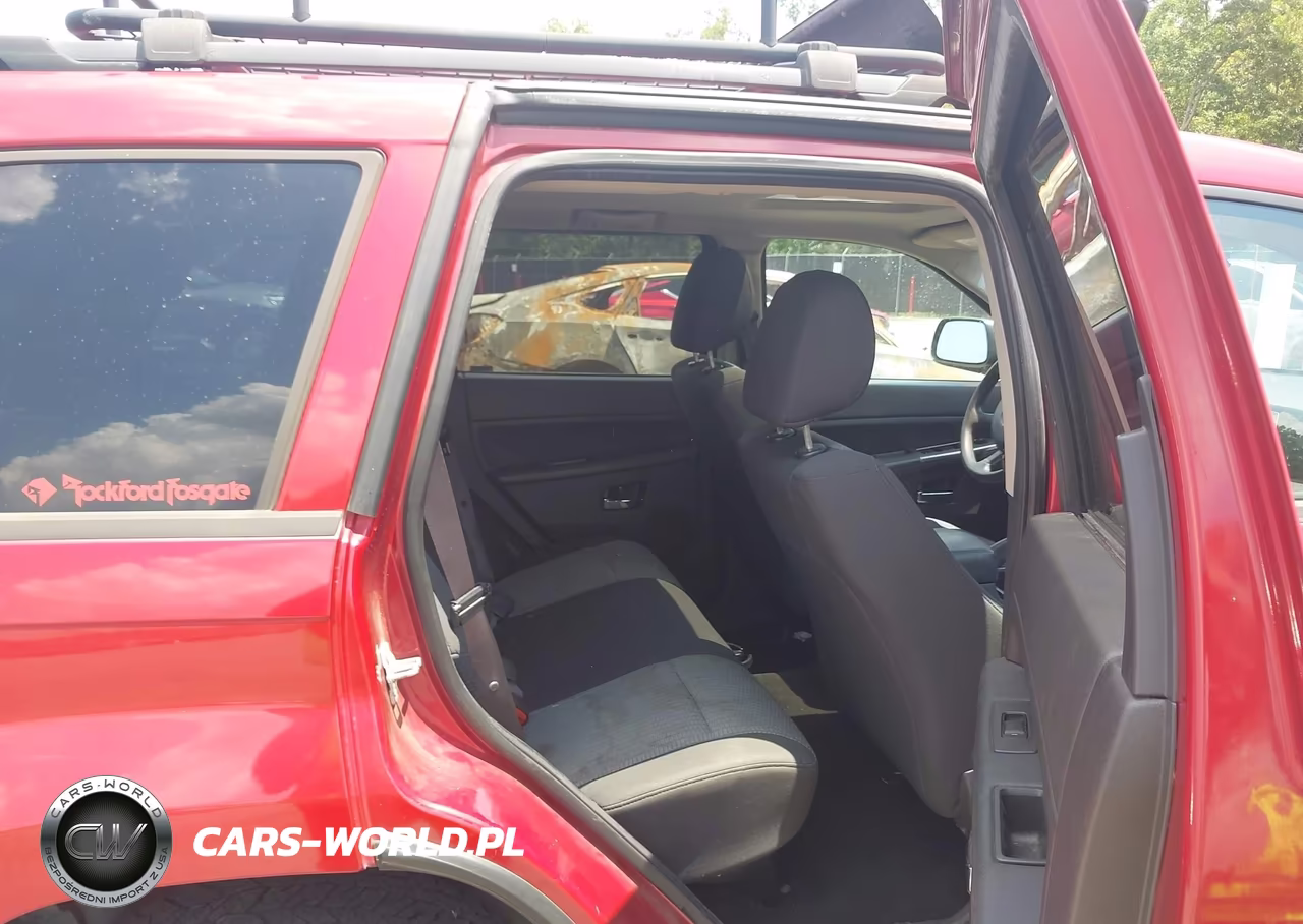 2010 Jeep Grand Cherokee Laredo VIN:1J4PS4GK5AC121219 - 8
