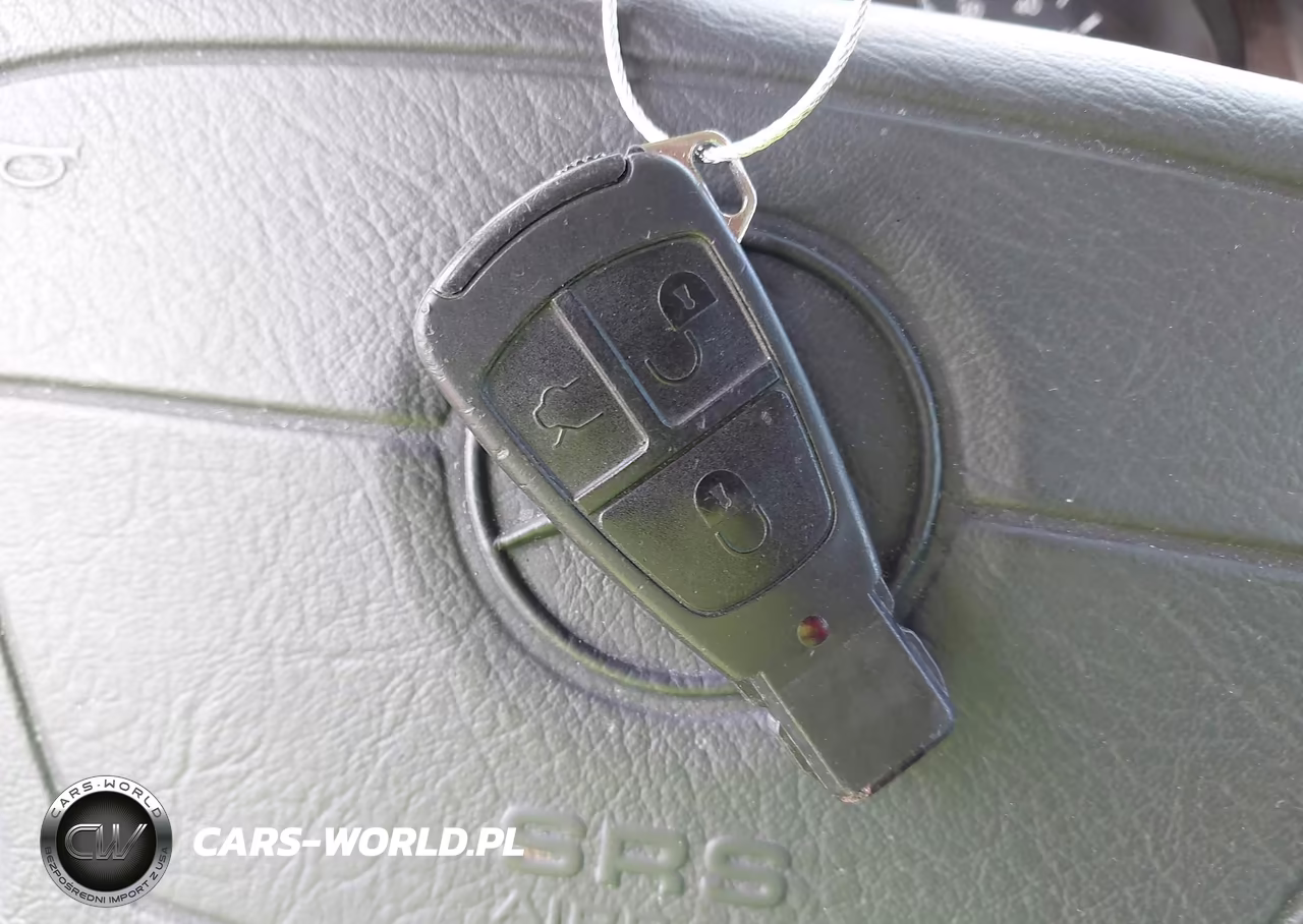 1998 Mercedes-Benz E 320 VIN:WDBJF65F8WA697230 - 11