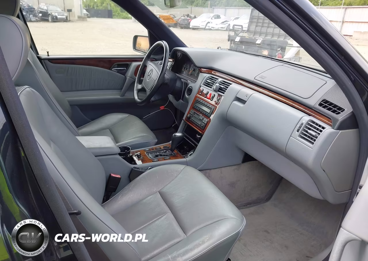 1998 Mercedes-Benz E 320 VIN:WDBJF65F8WA697230 - 5