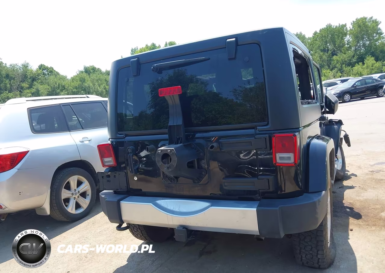 2015 Jeep Wrangler Sahara VIN:1C4AJWBG8FL735962 - 17