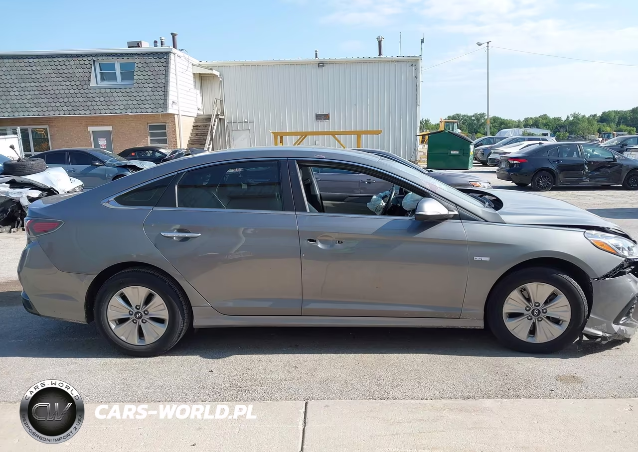 2018 Hyundai Sonata Hybrid Se VIN:KMHE24L38JA086789 - 13