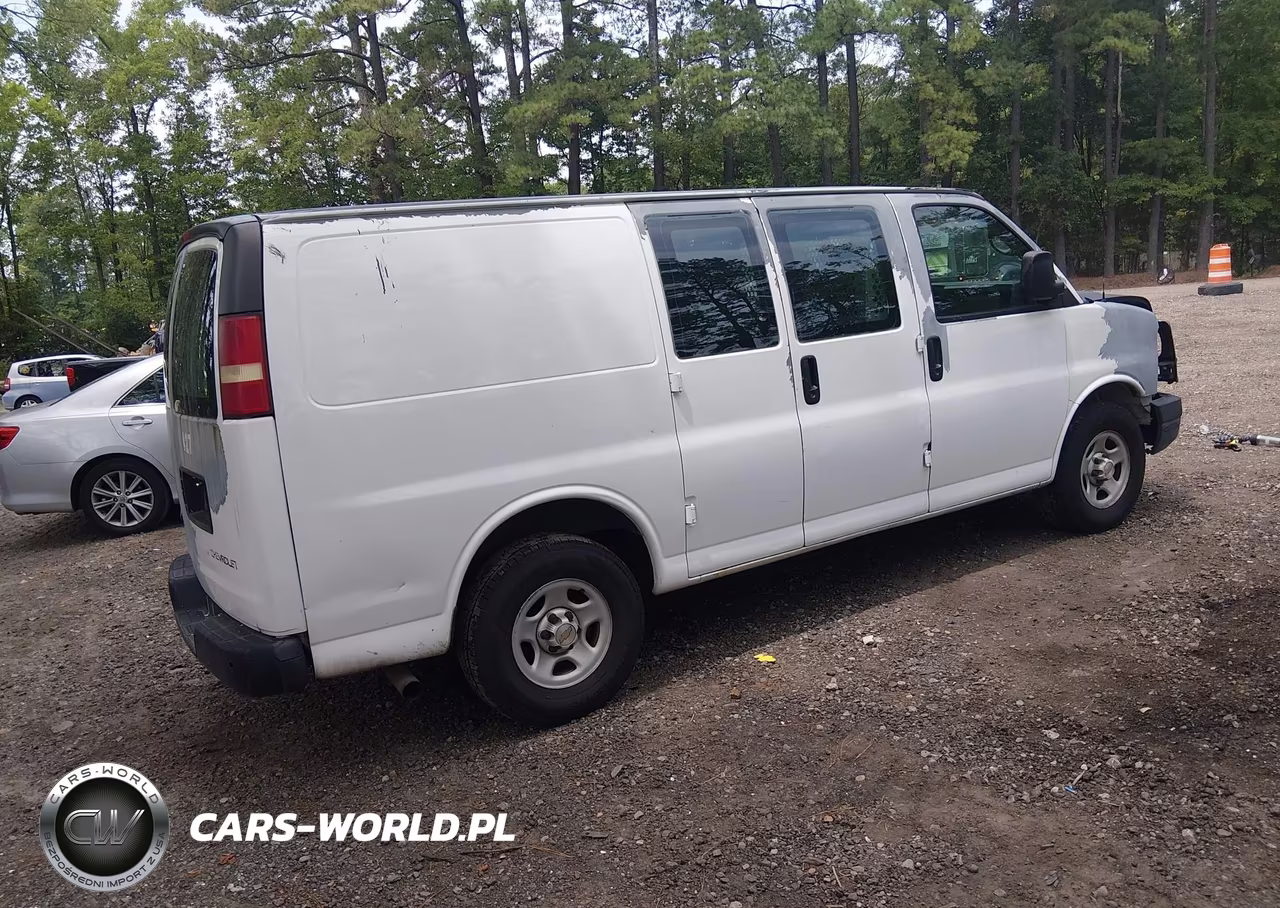 2004 Chevrolet Express VIN:1GCFG15XX41176734 - 4
