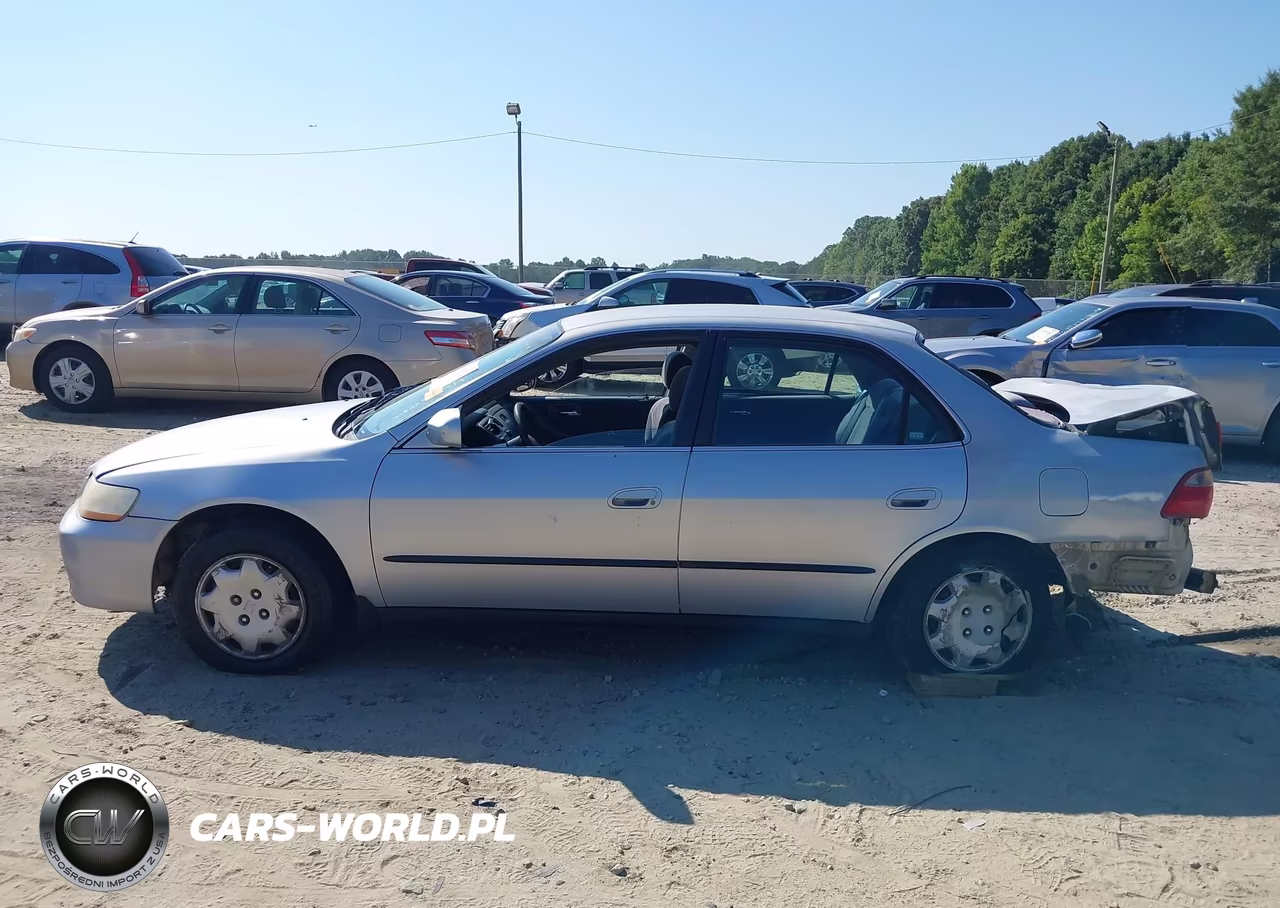 1998 Honda Accord Lx VIN:1HGCG564XWA213820 - 13