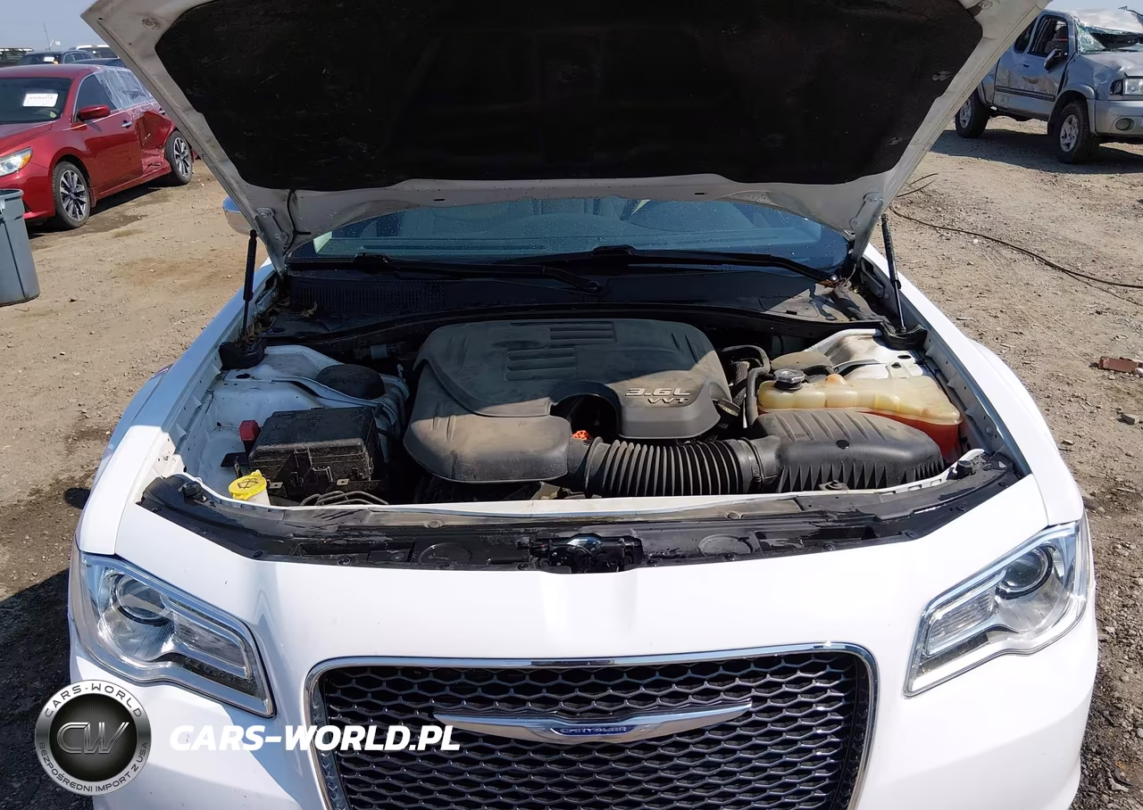 2016 Chrysler 300C VIN:2C3CCAEG5GH294604 - 10