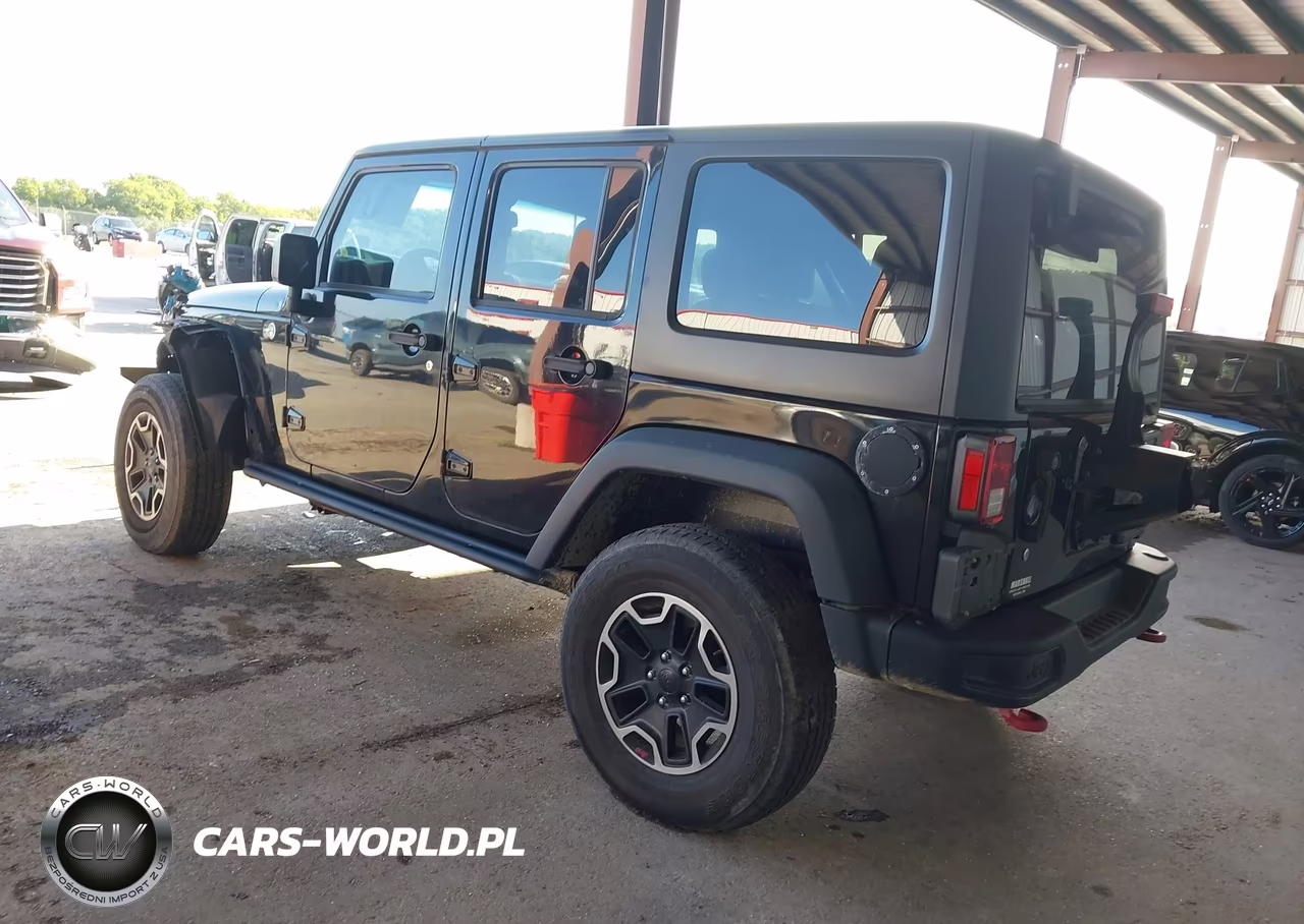 2015 Jeep Wrangler Unlimited Sport VIN:1C4BJWDG4FL687670 - 3