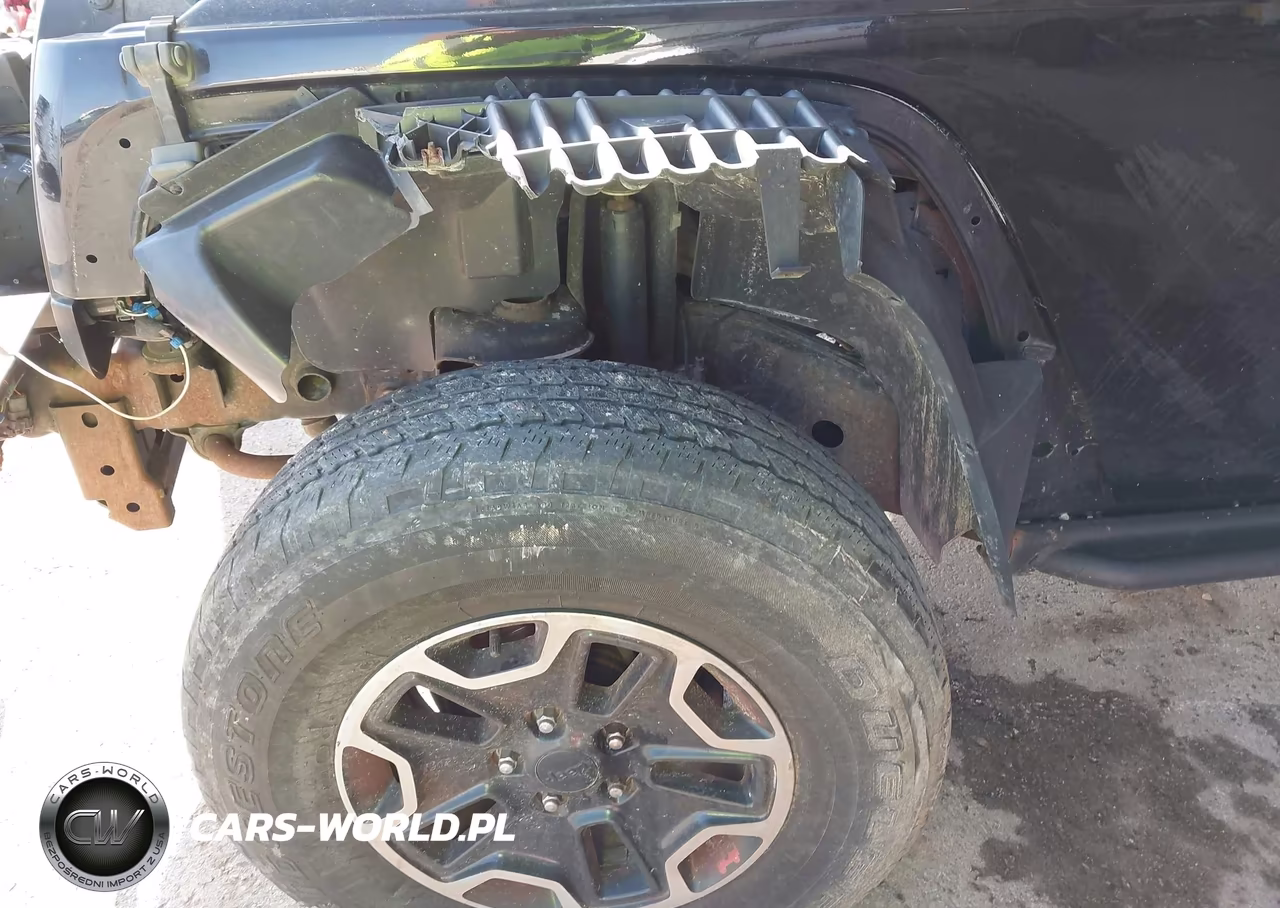 2015 Jeep Wrangler Unlimited Sport VIN:1C4BJWDG4FL687670 - 6