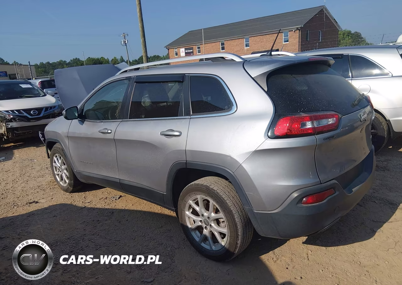 2018 Jeep Cherokee Latitude Fwd VIN:1C4PJLCB4JD531528 - 3