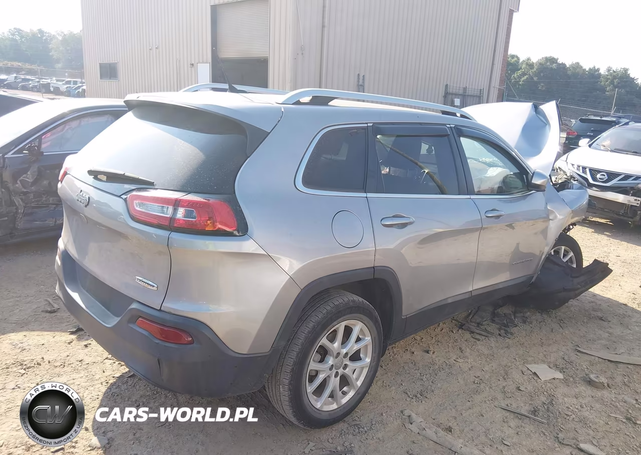 2018 Jeep Cherokee Latitude Fwd VIN:1C4PJLCB4JD531528 - 4