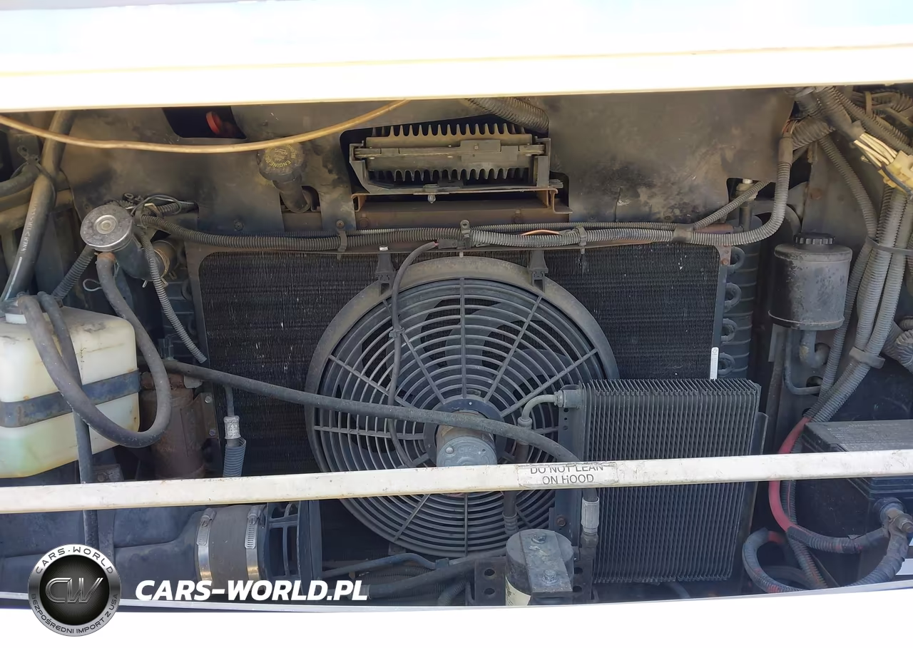 1998 Chevrolet P30 VIN:1GBLP37JXW3308555 - 10
