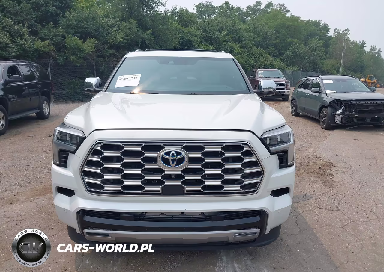 2023 Toyota Sequoia Capstone VIN:7SVAAABA9PX018761 - 12