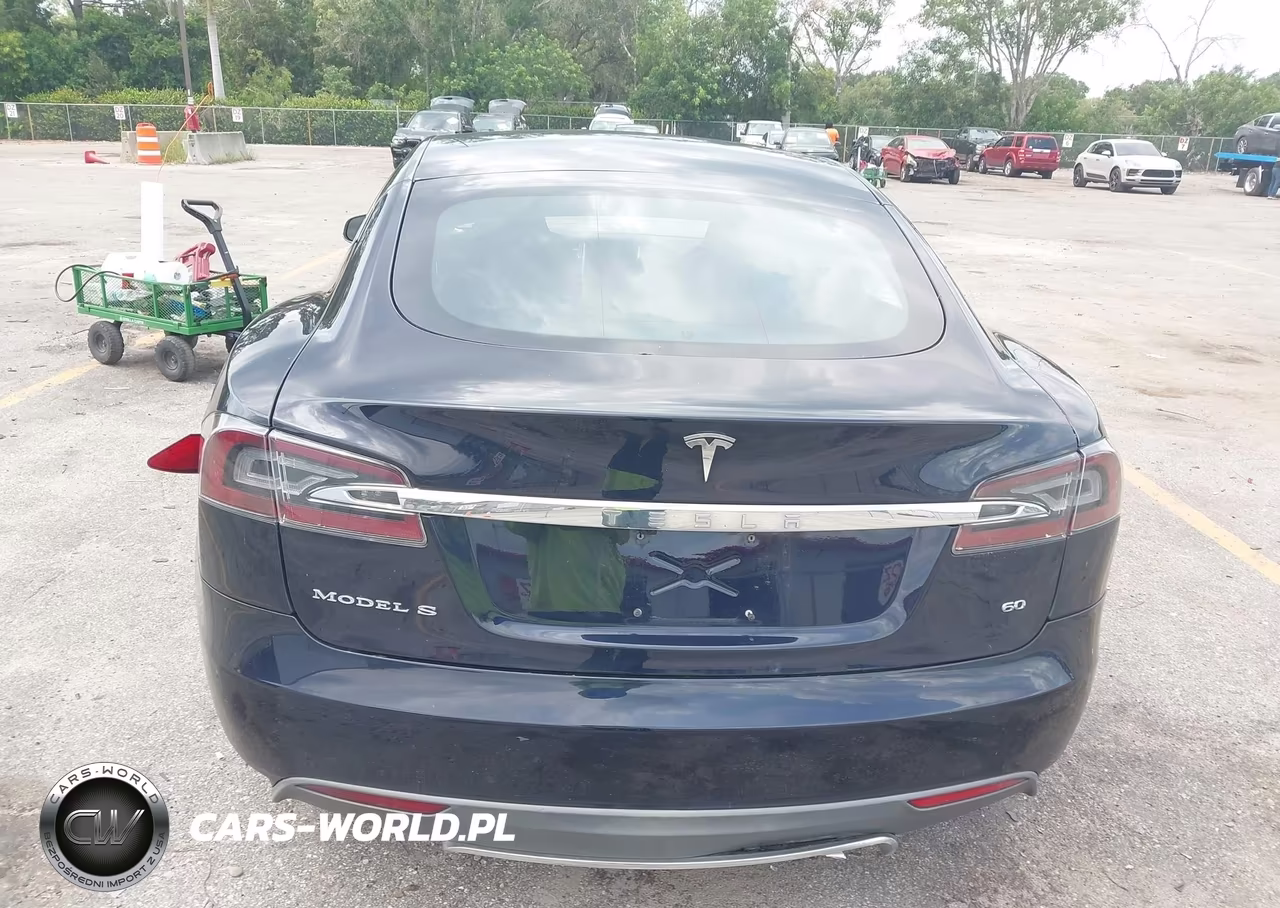 2013 Tesla Model S VIN:5YJSA1AG8DFP11654 - 15