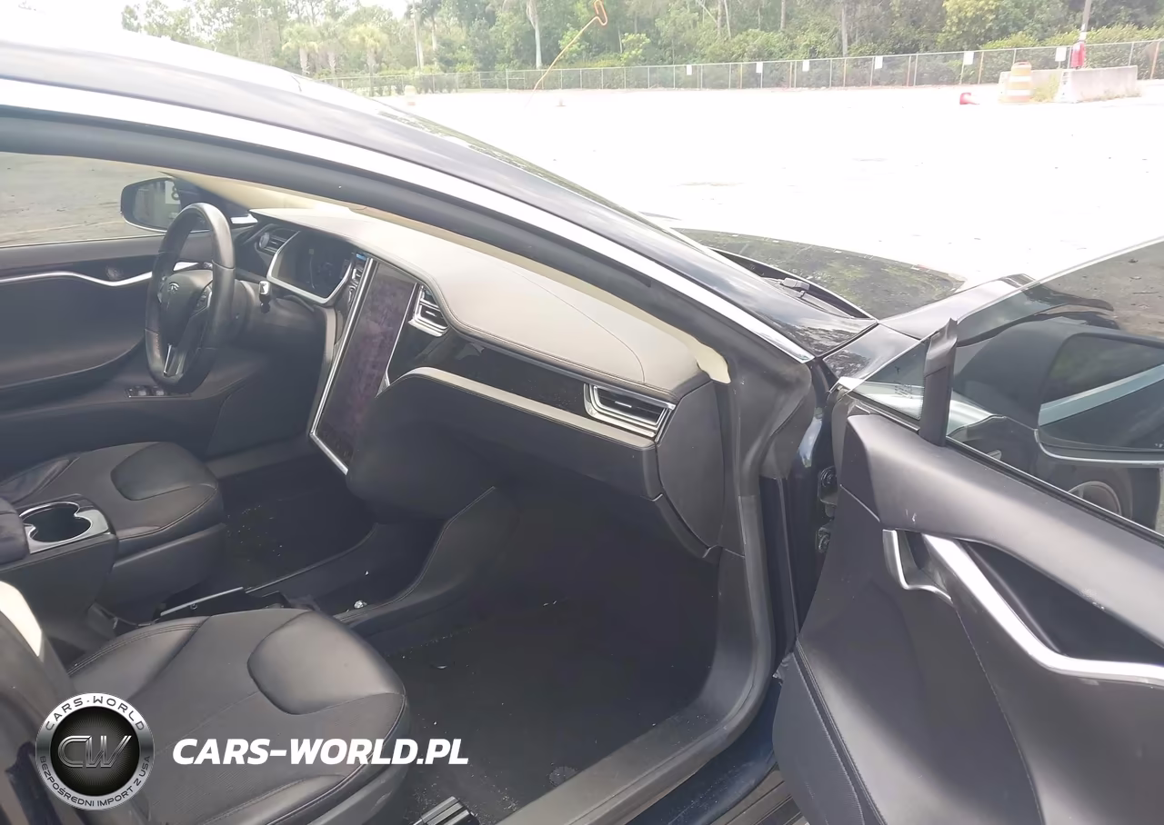 2013 Tesla Model S VIN:5YJSA1AG8DFP11654 - 5