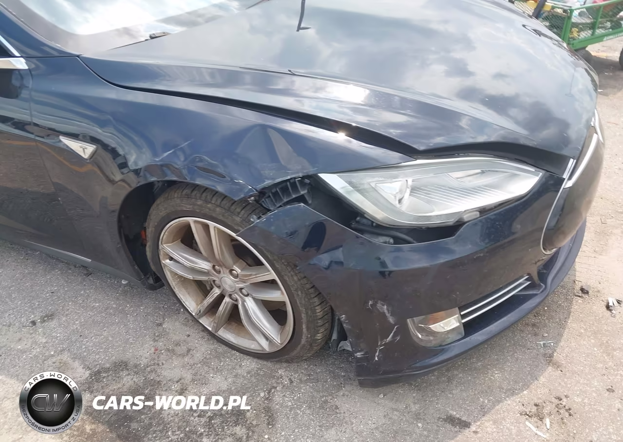 2013 Tesla Model S VIN:5YJSA1AG8DFP11654 - 6