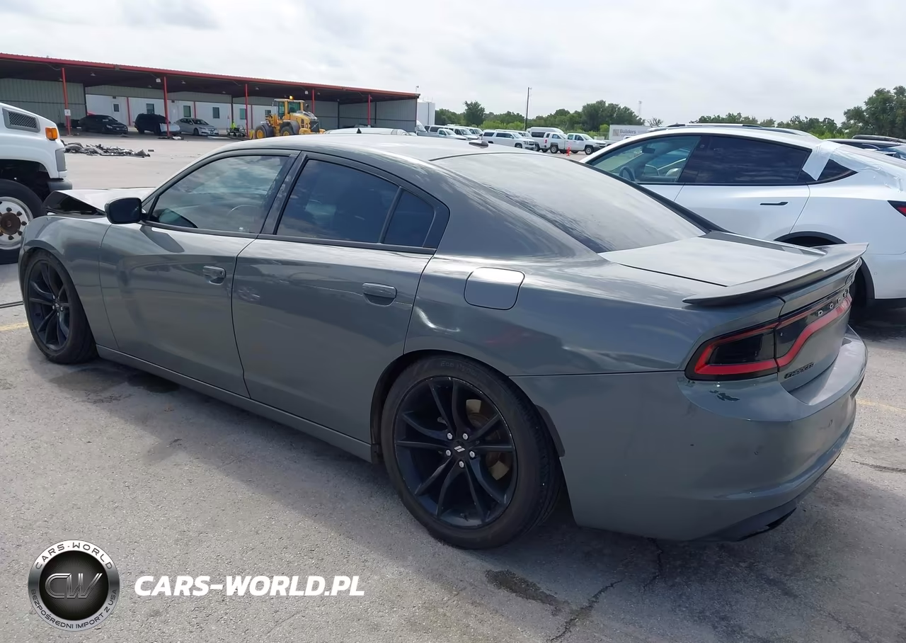 2018 Dodge Charger Sxt Rwd VIN:2C3CDXBG4JH329662 - 3