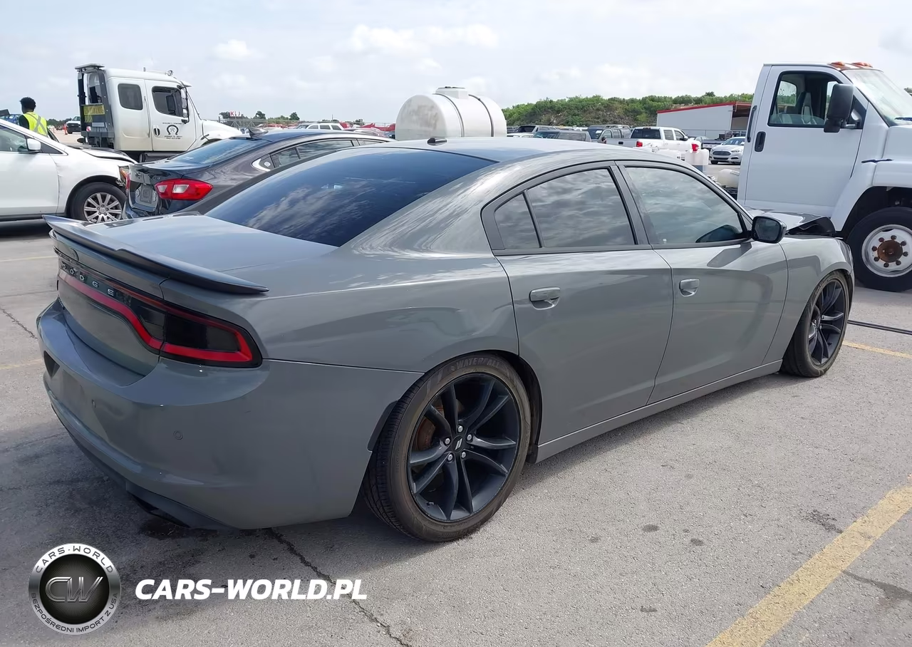 2018 Dodge Charger Sxt Rwd VIN:2C3CDXBG4JH329662 - 4