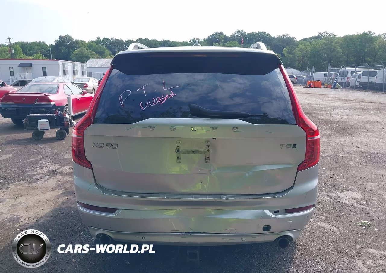 2018 Volvo Xc90 T5 Momentum VIN:YV4102PKXJ1336142 - 17