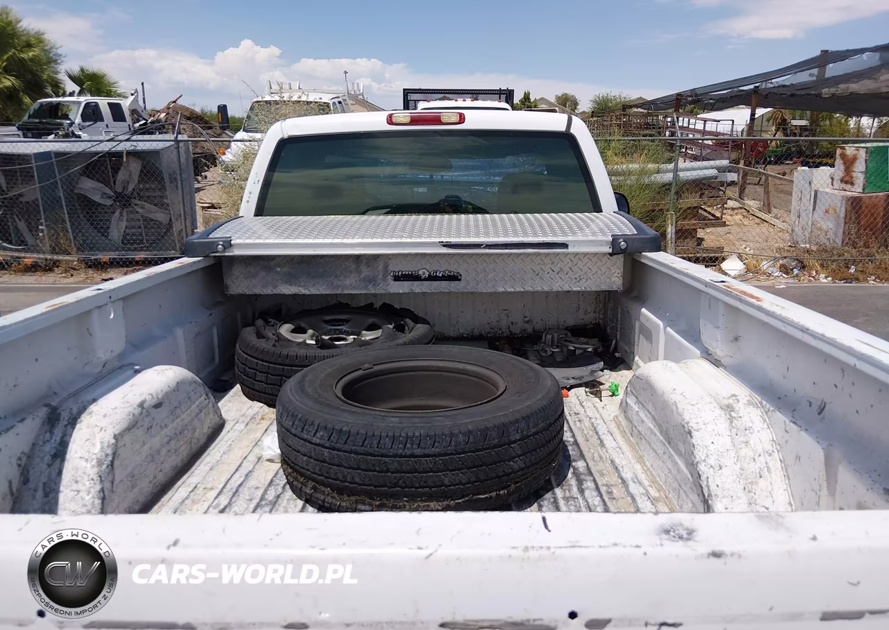 2004 Chevrolet Silverado 1500 Work Truck VIN:1GCEC14X24Z233454 - 8