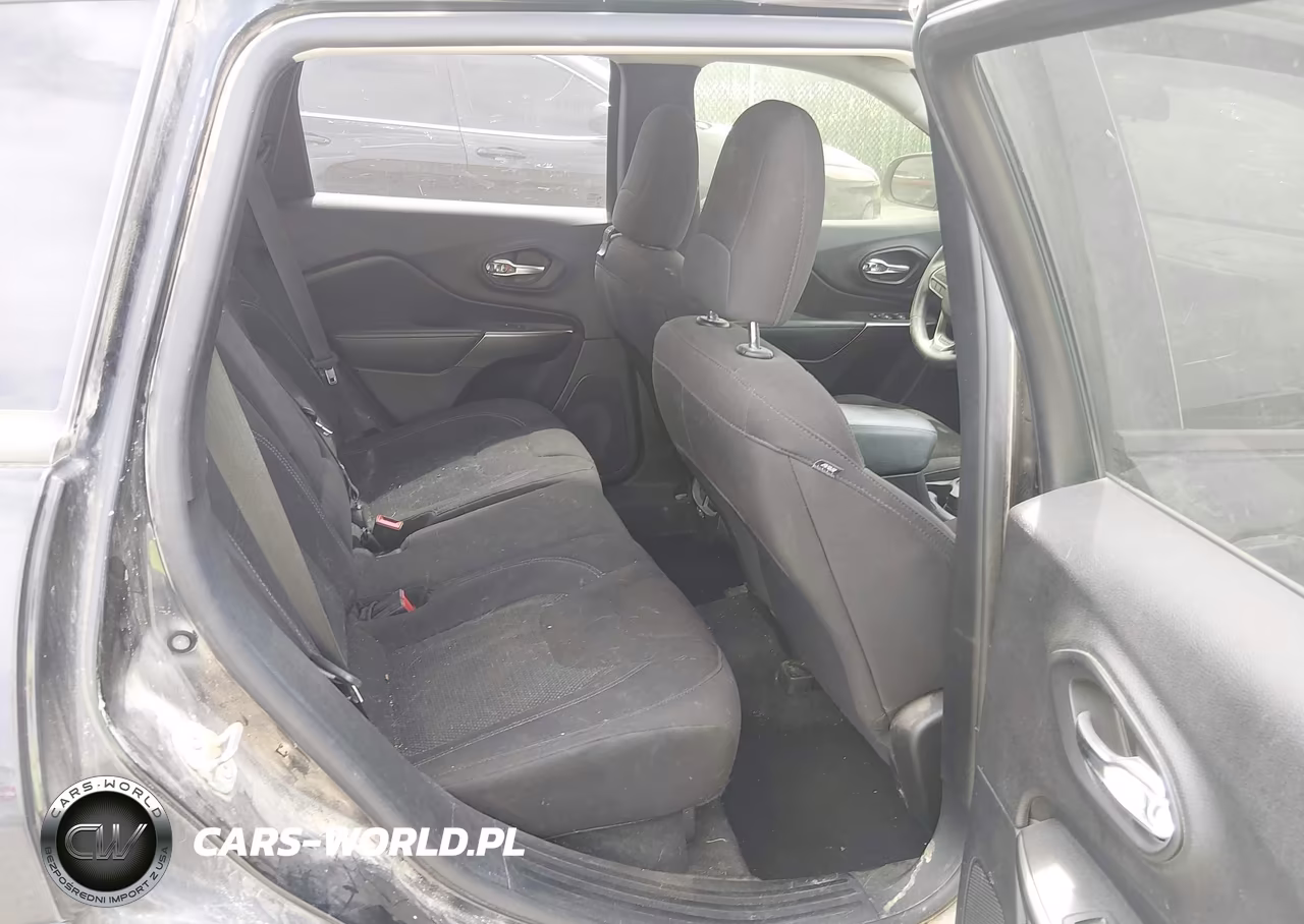2020 Jeep Cherokee Latitude Fwd VIN:1C4PJLCB8LD645597 - 8