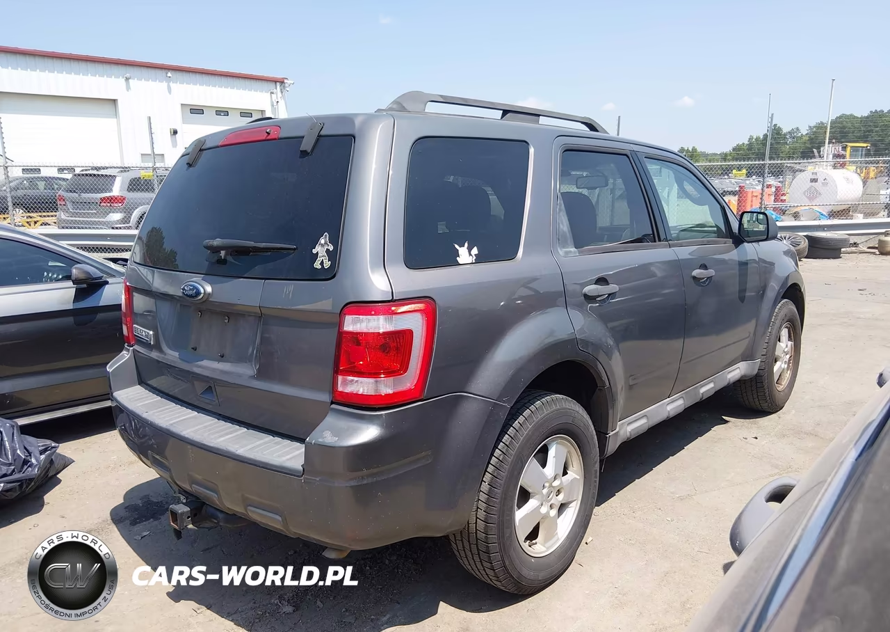 2010 Ford Escape Xlt VIN:1FMCU0D75AKC47508 - 4