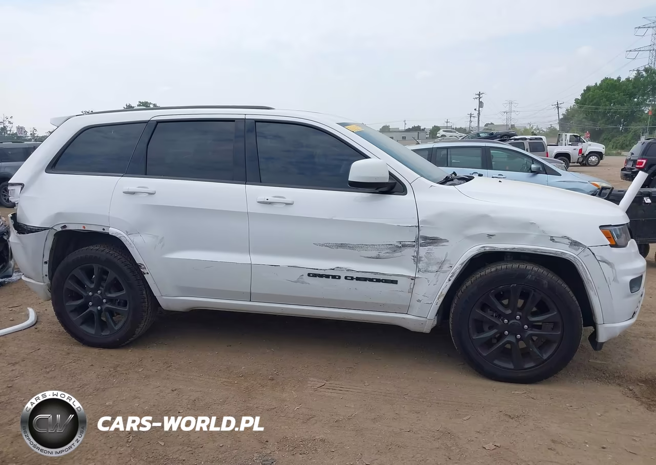 2019 Jeep Grand Cherokee Altitude 4X4 VIN:1C4RJFAG6KC566264 - 14