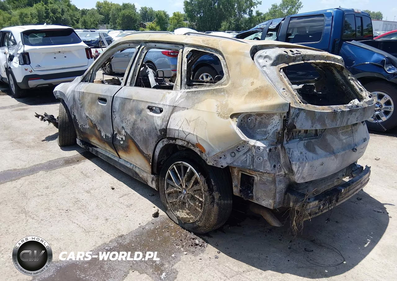 2023 BMW X1 xDrive28I VIN:WBX73EF02P5W12453 - 3