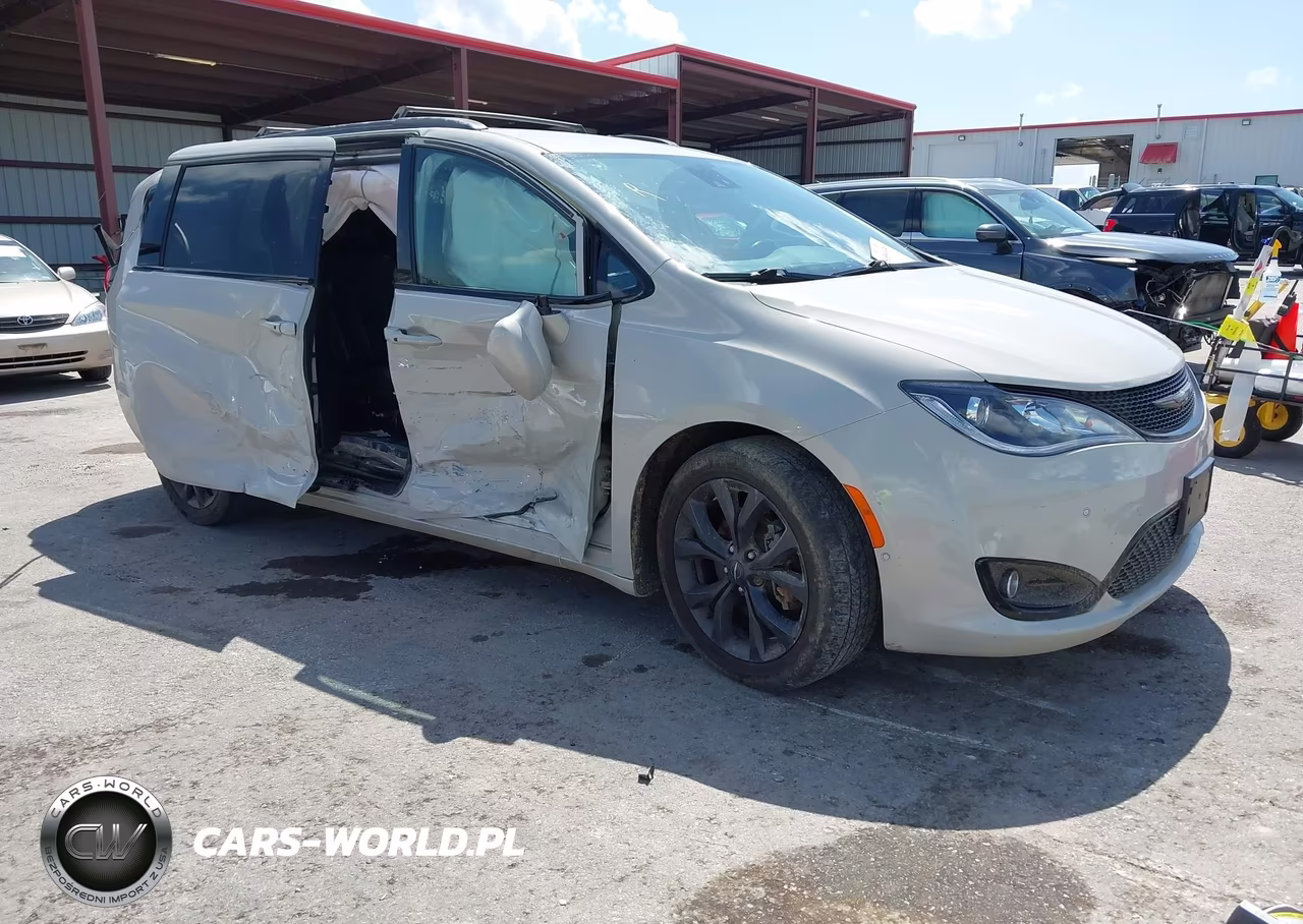 2019 Chrysler Pacifica Touring L Plus