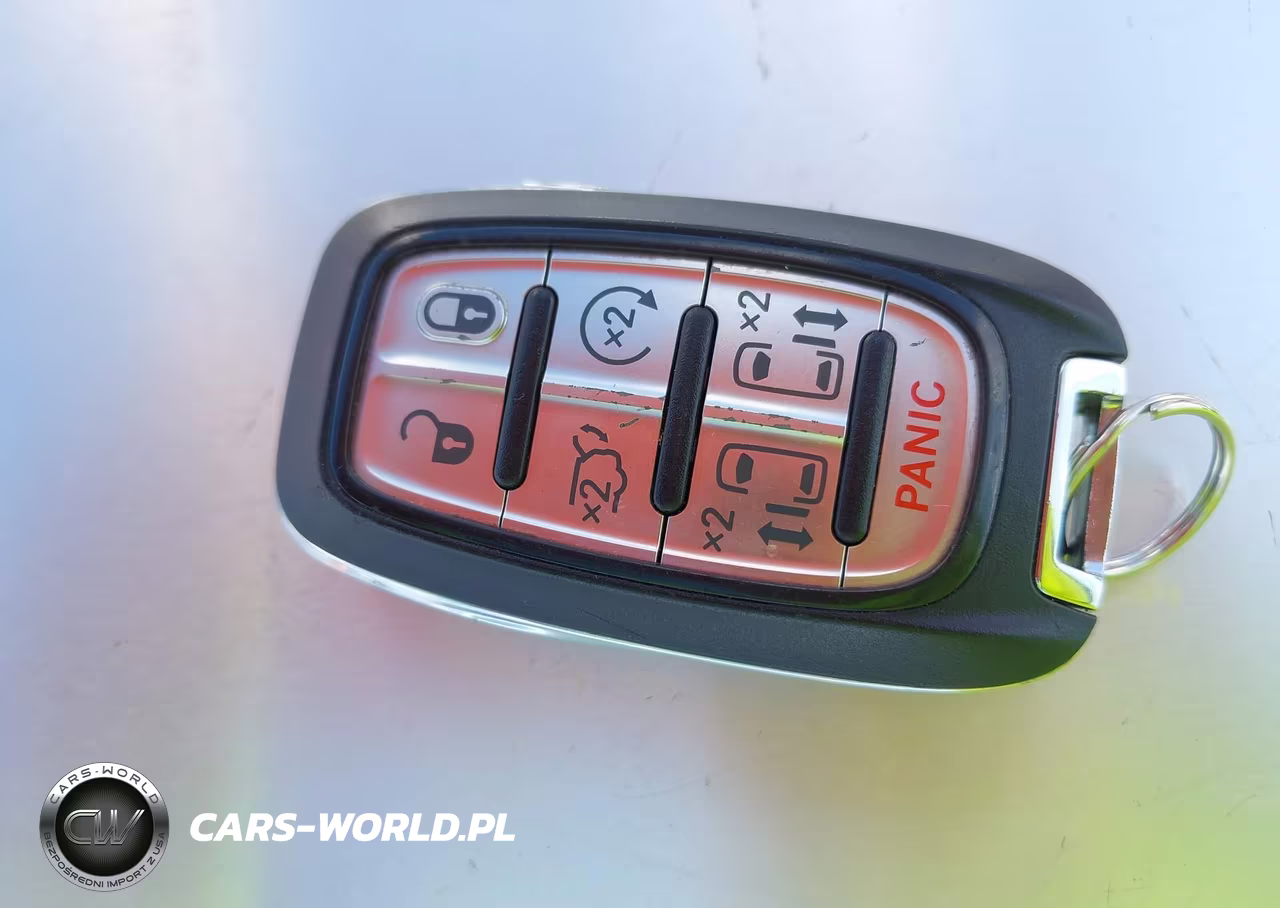2019 Chrysler Pacifica Touring L Plus VIN:2C4RC1EG7KR733536 - 11
