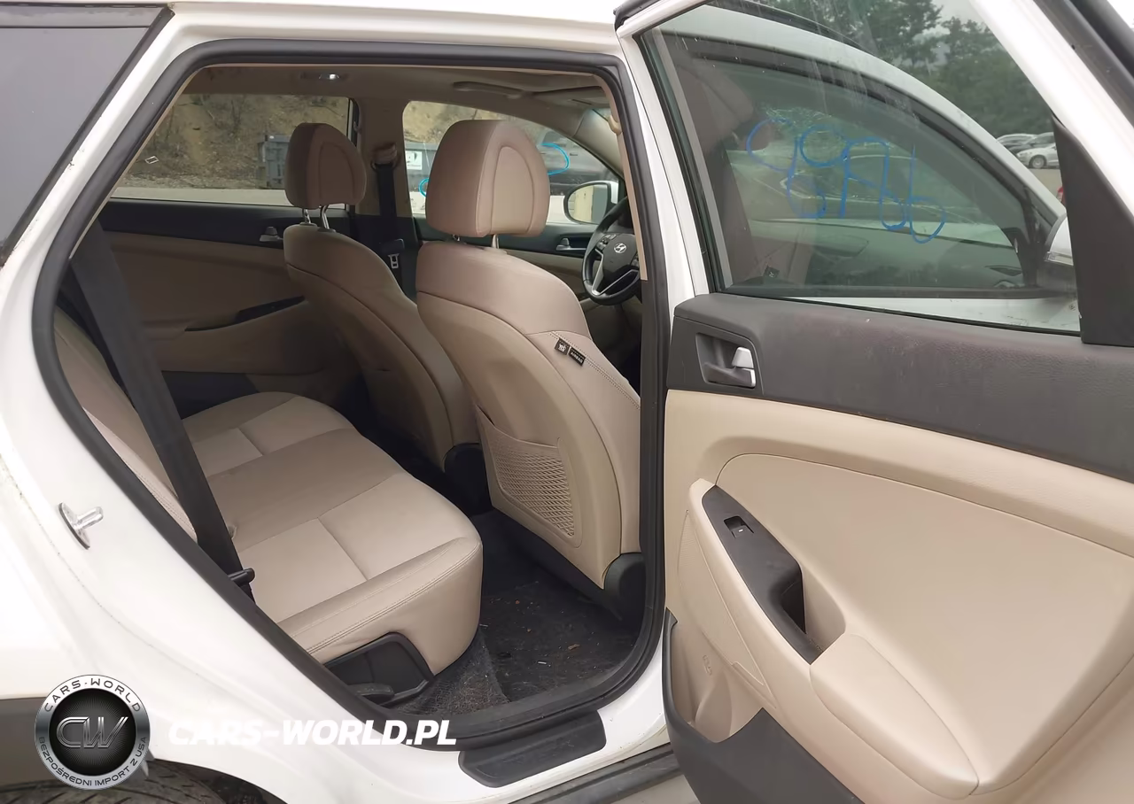 2018 Hyundai Tucson Value VIN:KM8J3CA2XJU625170 - 8
