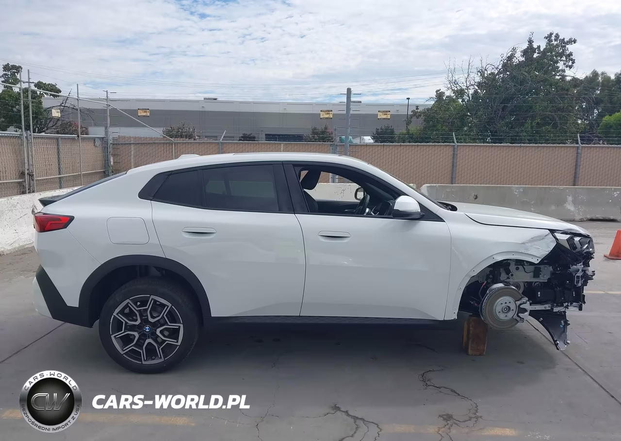 2026 BMW X2 xDrive28I VIN:WBX63GM07T5683670 - 14