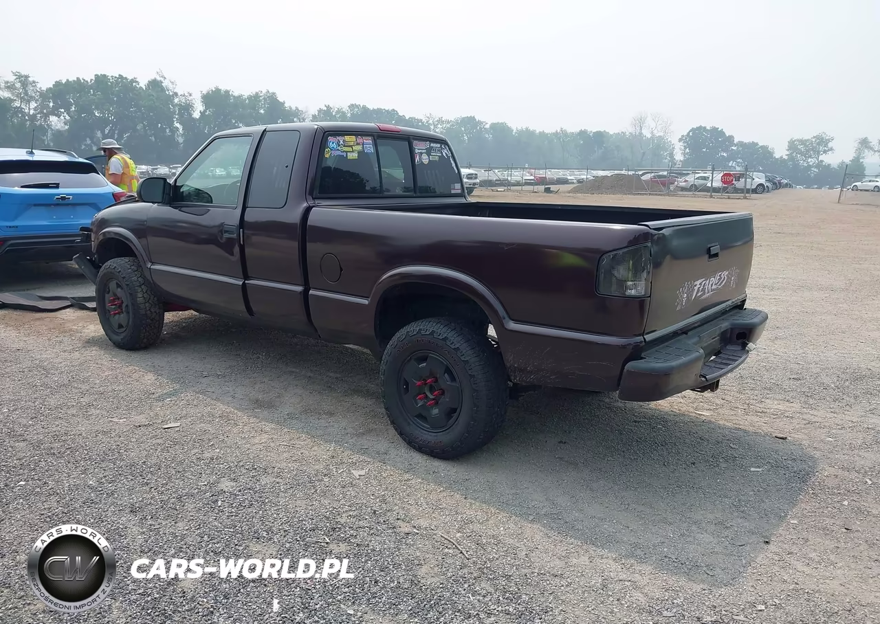 2002 Chevrolet S-10 Ls VIN:1GCCT19W328245106 - 3