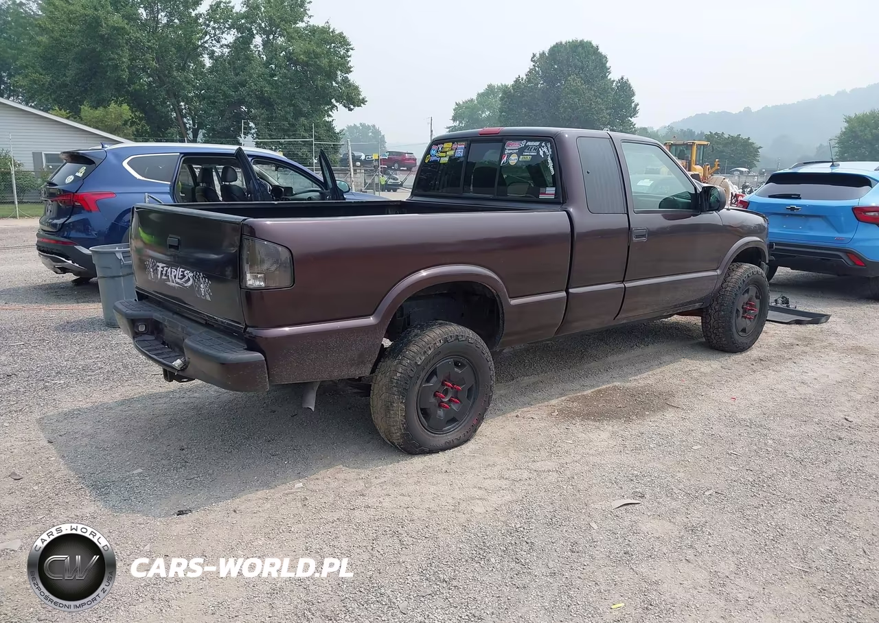 2002 Chevrolet S-10 Ls VIN:1GCCT19W328245106 - 4
