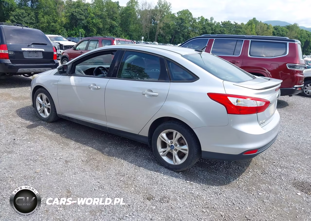 2012 Ford Focus Se VIN:1FAHP3F29CL232470 - 3