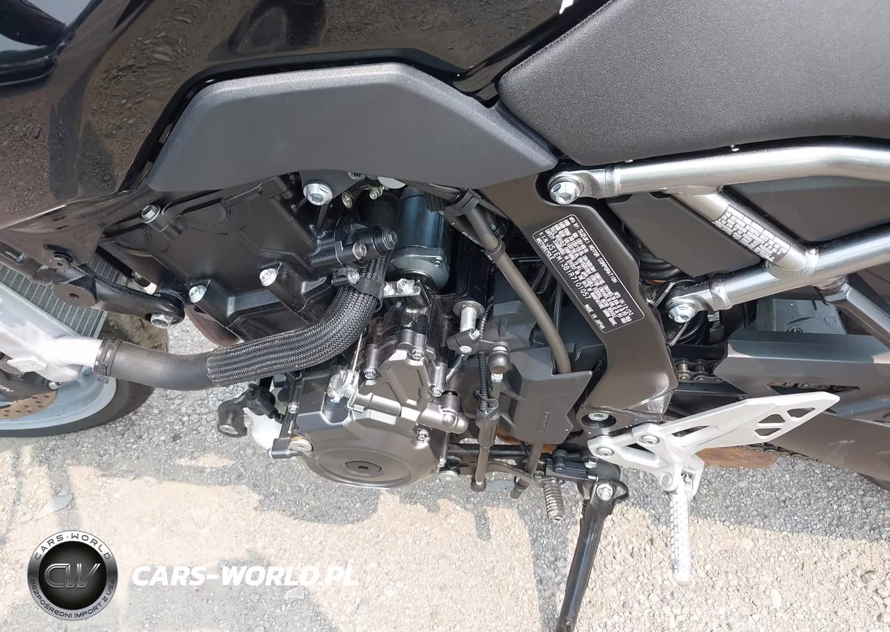 2024 Suzuki Gsx800 F VIN:JS1EM13B1R7101057 - 9