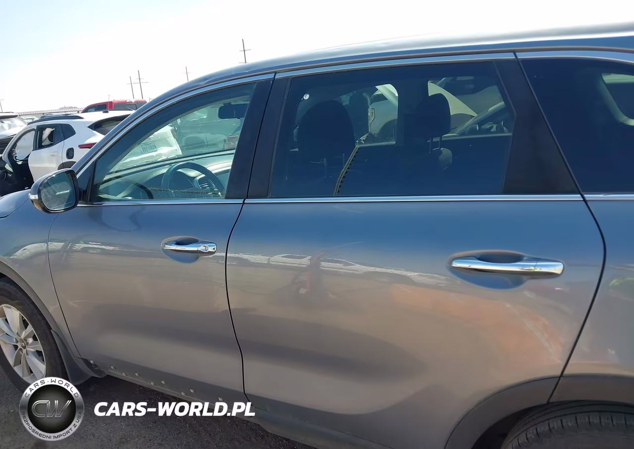 2019 Kia Sorento 2.4L L VIN:5XYPG4A37KG604619 - 14