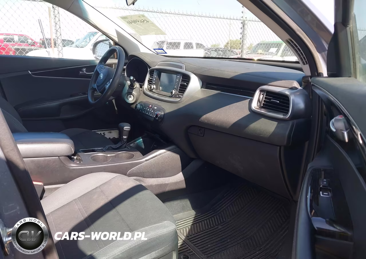 2019 Kia Sorento 2.4L L VIN:5XYPG4A37KG604619 - 5