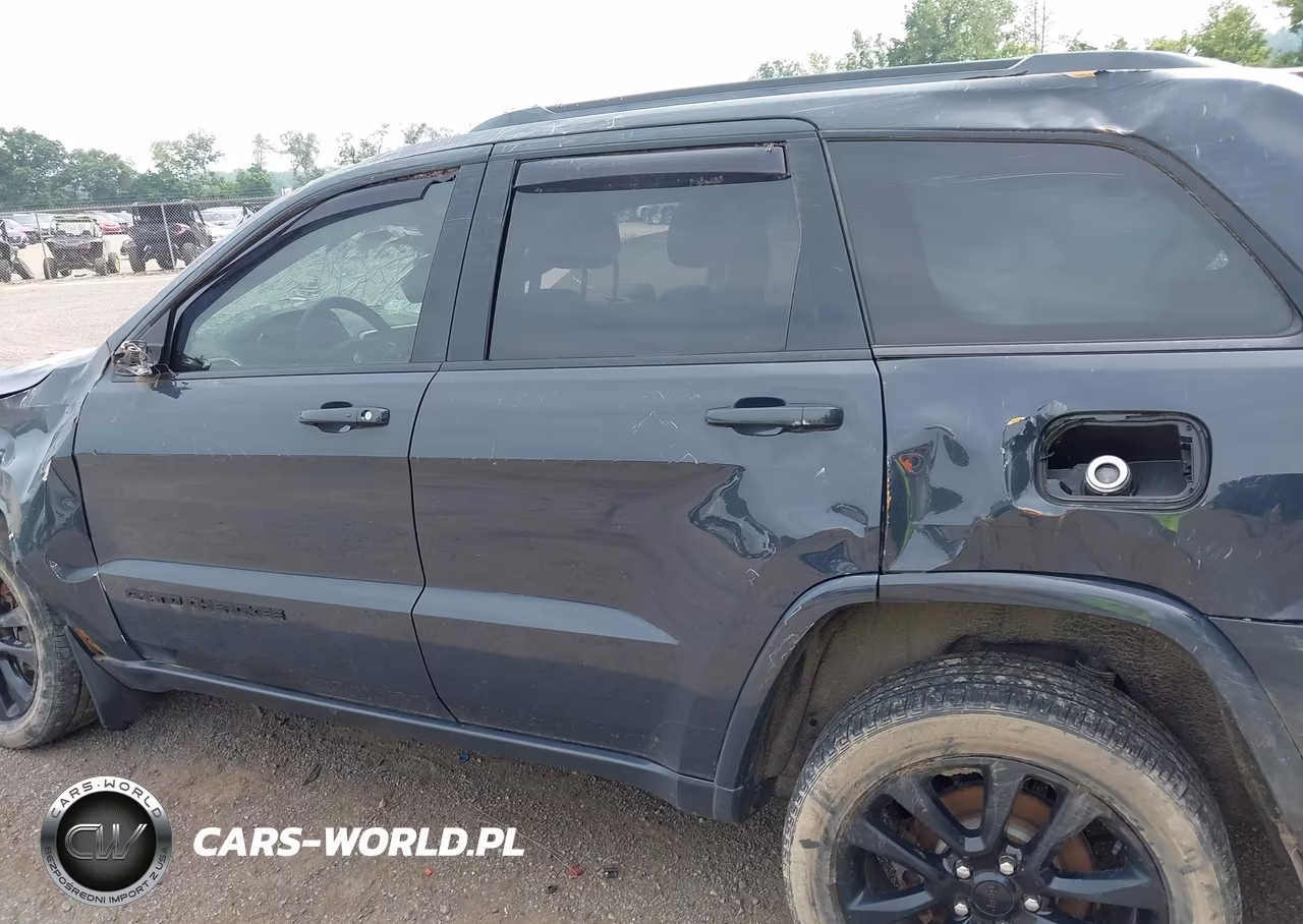 2018 Jeep Grand Cherokee Altitude 4X4 VIN:1C4RJFAG5JC273437 - 14
