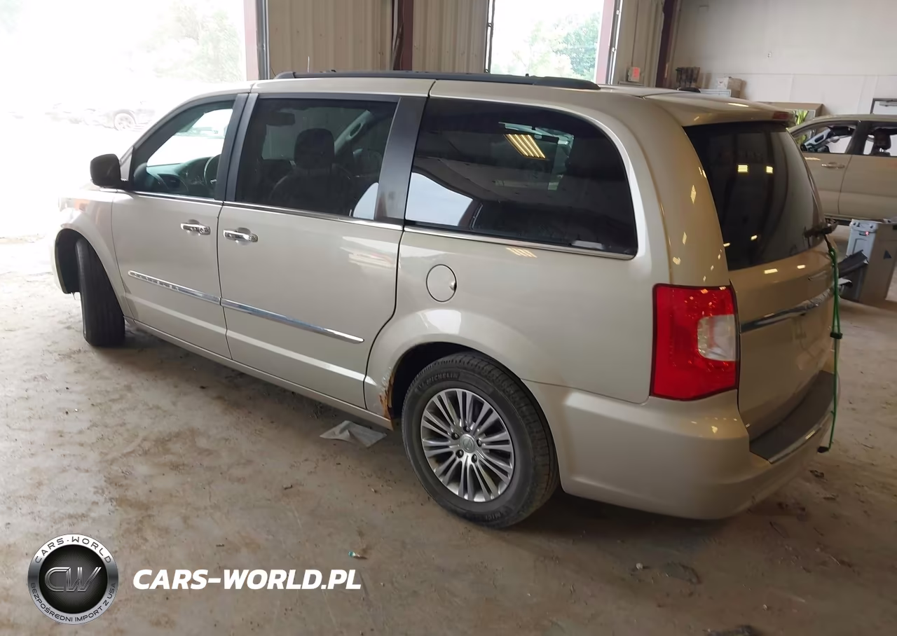 2013 Chrysler Town & Country Touring-L VIN:2C4RC1CG2DR510634 - 3