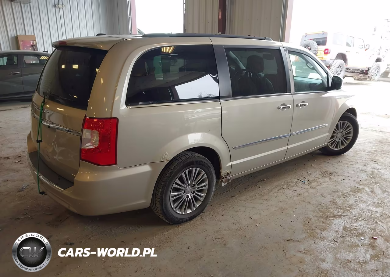 2013 Chrysler Town & Country Touring-L VIN:2C4RC1CG2DR510634 - 4