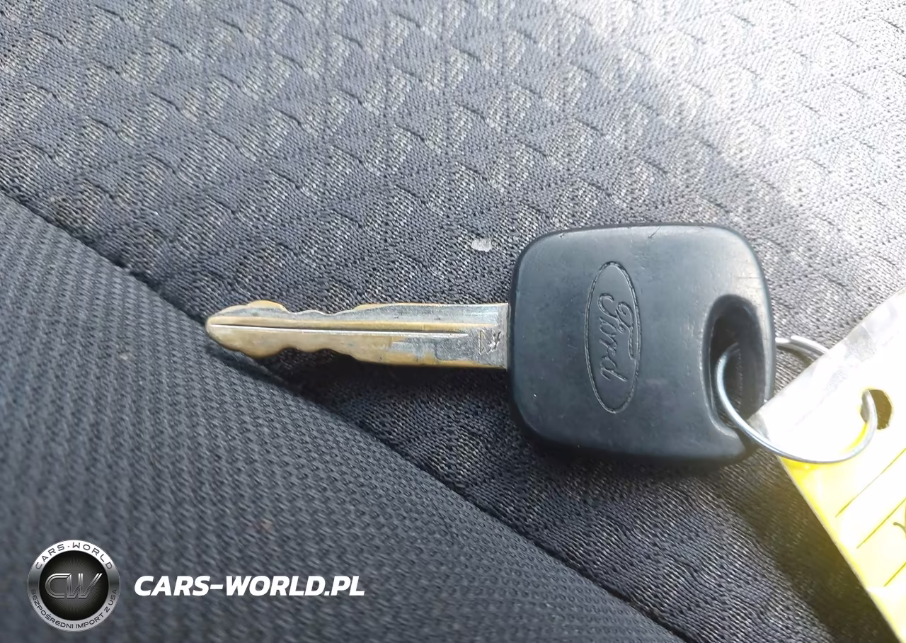 2005 Ford Focus Zx3 VIN:3FAFP31N15R148821 - 11