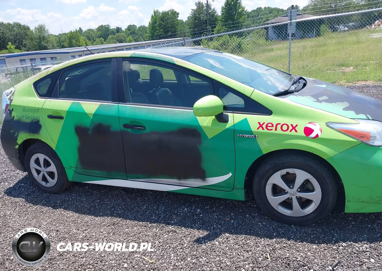 2015 Toyota Prius Two VIN:JTDKN3DU6F1979535 - 14