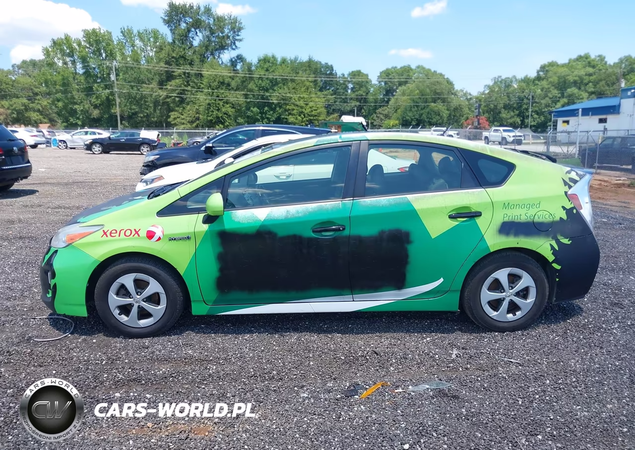 2015 Toyota Prius Two VIN:JTDKN3DU6F1979535 - 15