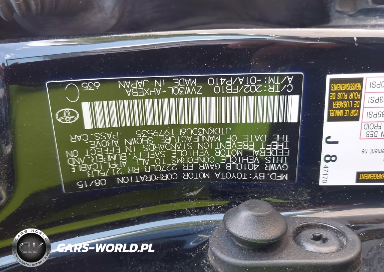 2015 Toyota Prius Two VIN:JTDKN3DU6F1979535 - 9