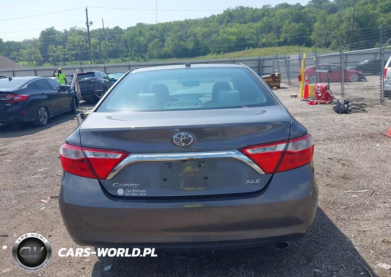 2016 Toyota Camry Xle VIN:4T1BF1FK6GU124424 - 17