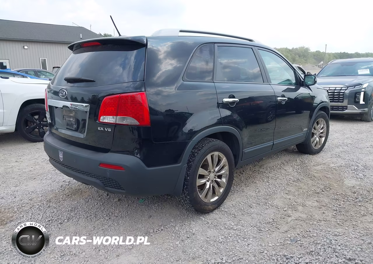 2011 Kia Sorento Ex V6 VIN:5XYKUDA21BG038063 - 4
