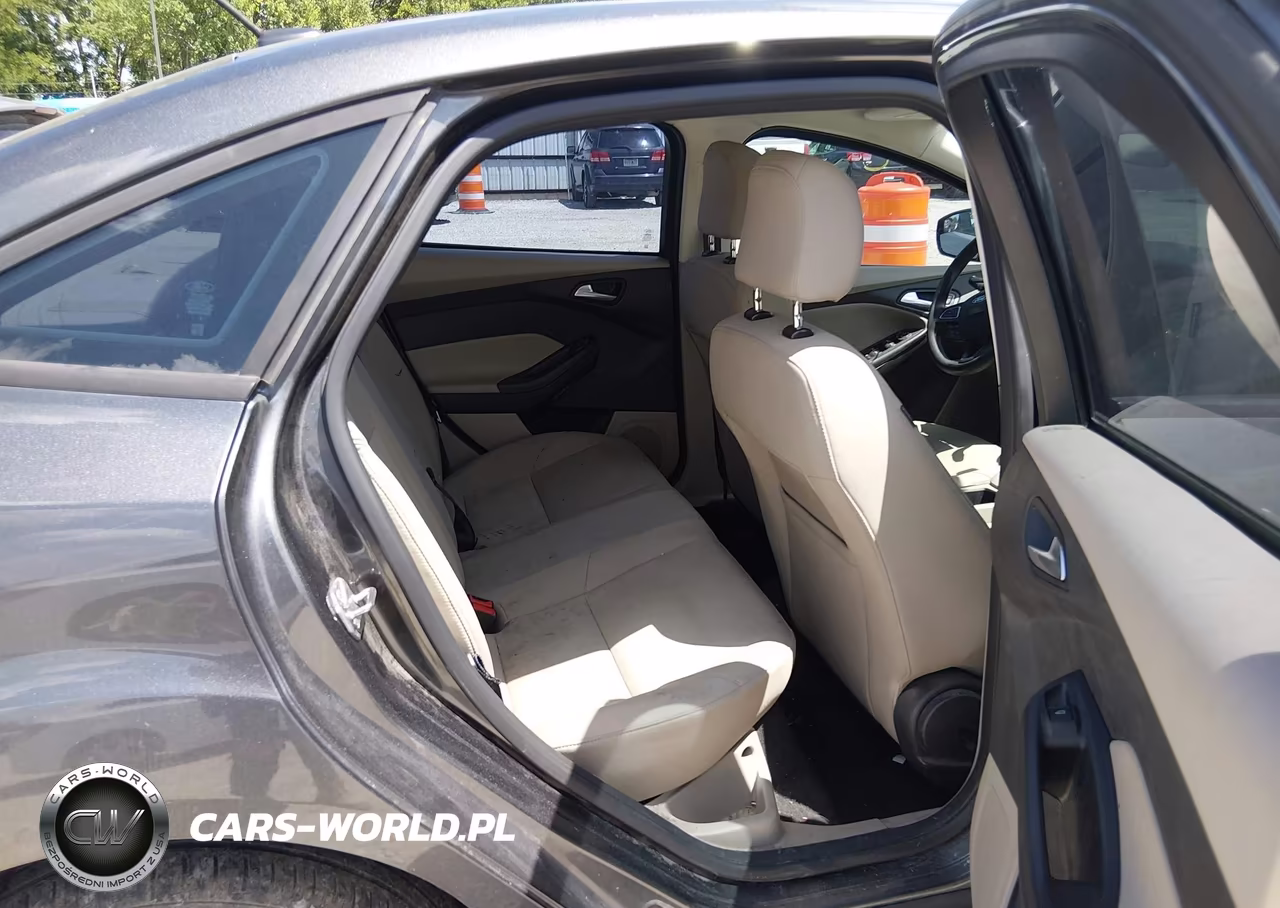 2016 Ford Focus Se VIN:1FADP3F20GL328878 - 8