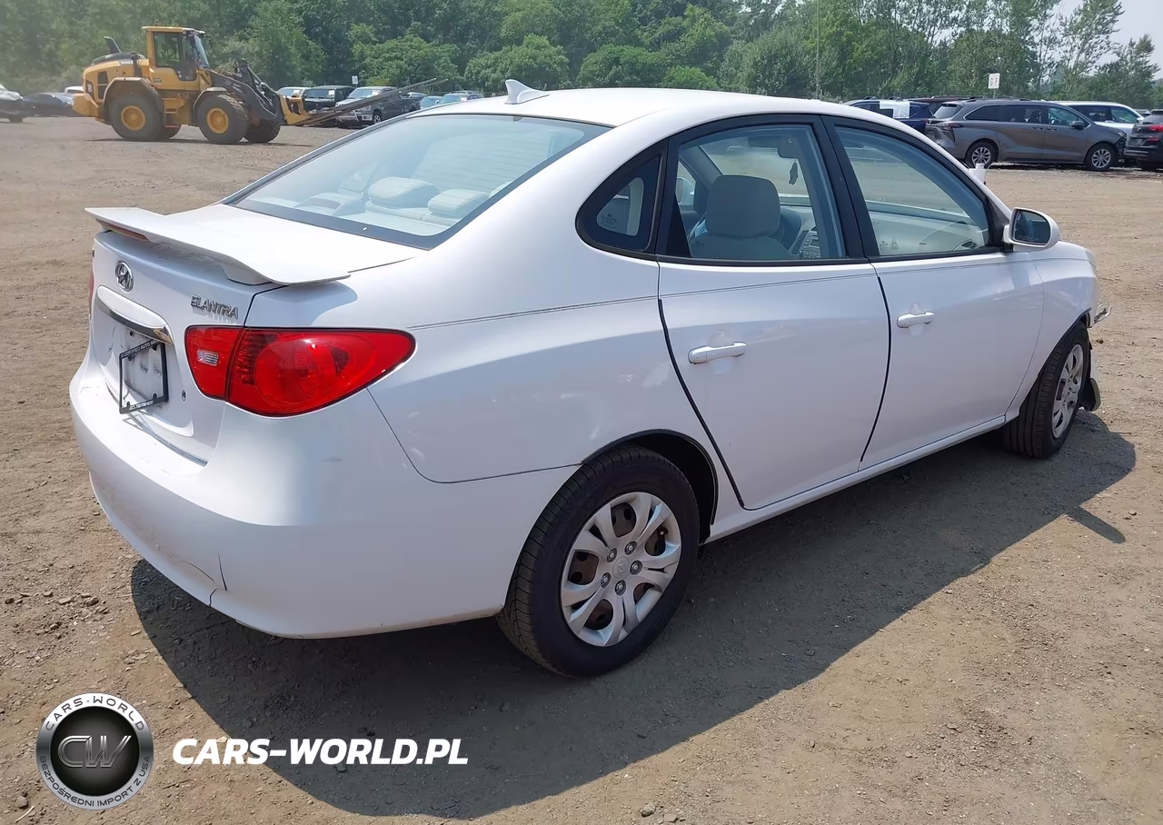 2010 Hyundai Elantra Gls VIN:KMHDU4AD2AU937081 - 4