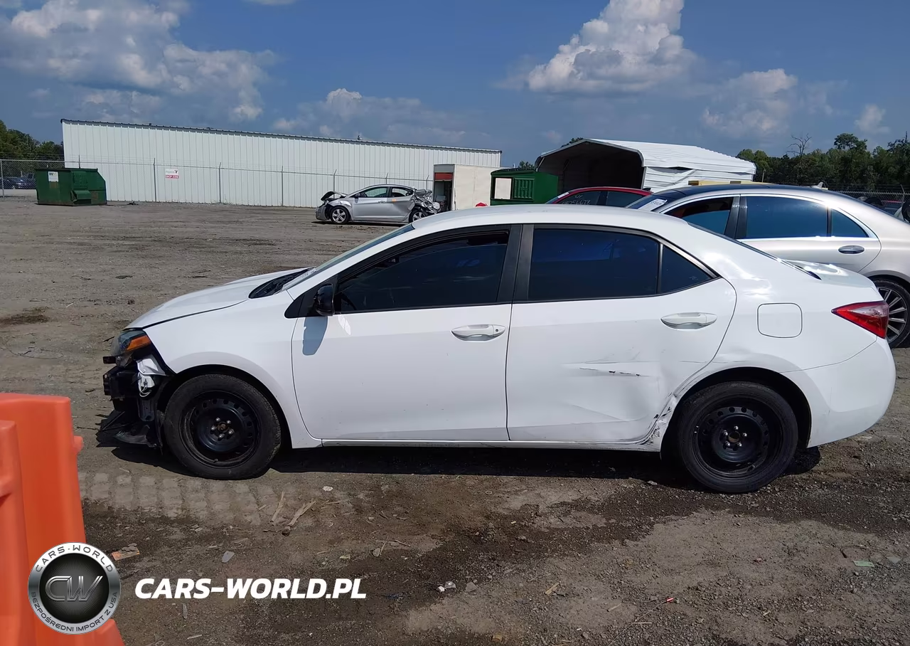 2019 Toyota Corolla Le VIN:2T1BURHEXKC233183 - 14