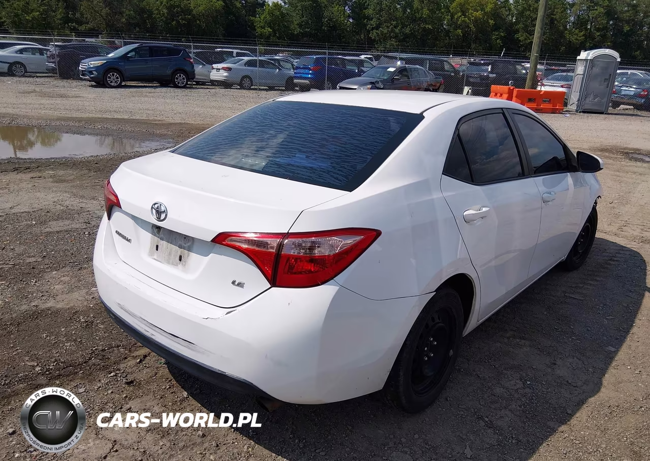 2019 Toyota Corolla Le VIN:2T1BURHEXKC233183 - 4